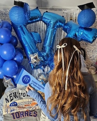 Your guide to throwing the ultimate college acceptance party