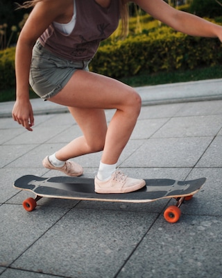 This girl had a total flirting fail at the skate park