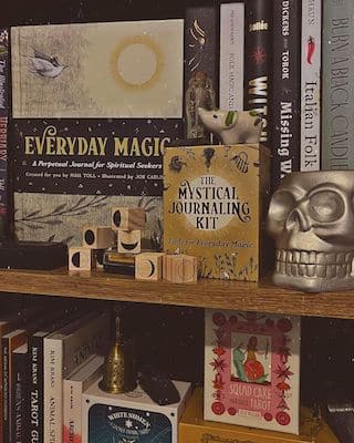 How to create a witchy study aura