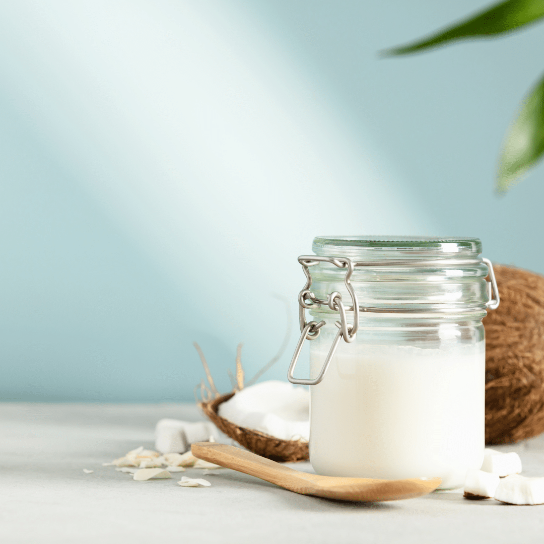 Coconut-oil-scalp-scrub-with-yogurt-and-aloe-vera
